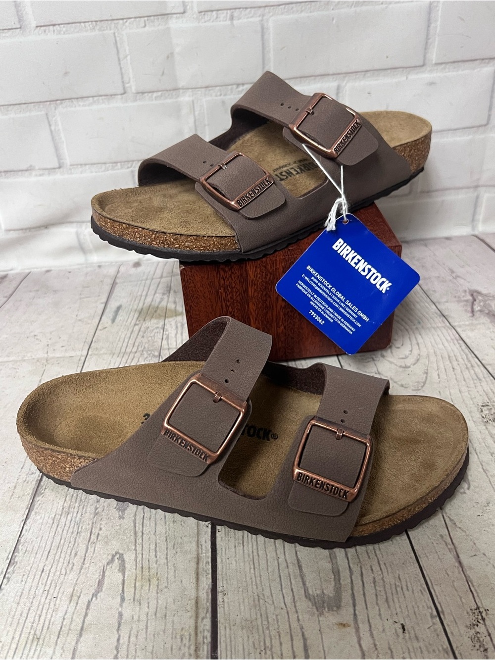 NWT Birkenstock Arizona Sandals Kids Size EU 34 / US 3 to 3.5 Brown